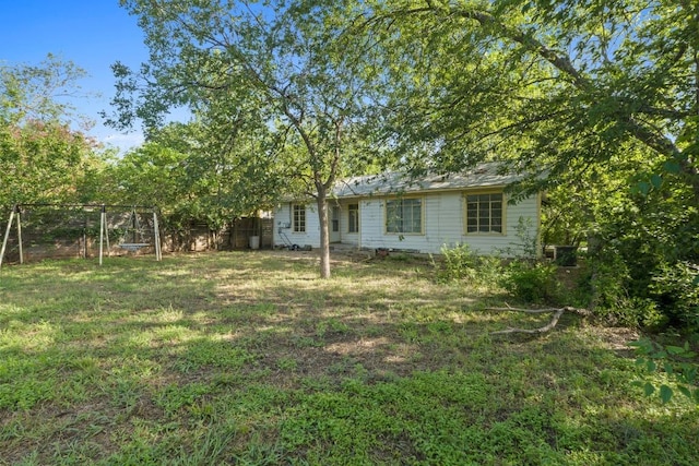 2613 Geraghty Ave, Austin, TX 78757 - view of grassy yard