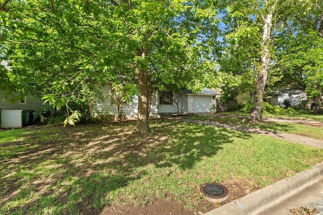 2613 Geraghty Ave, Austin, TX 78757 - view of green lawn