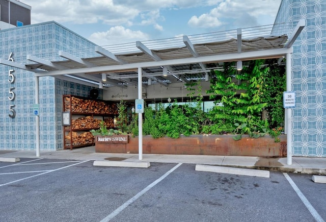 2613 Geraghty Ave, Austin, TX 78757 - view of parking lot