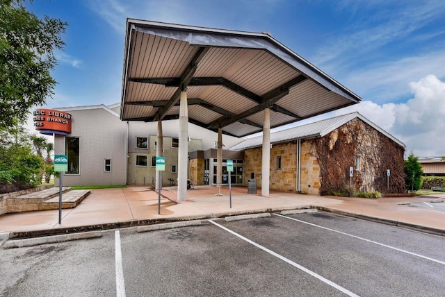 2613 Geraghty Ave, Austin, TX 78757 - view of uncovered parking lot