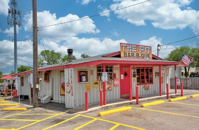 2613 Geraghty Ave, Austin, TX 78757 - view of building exterior with uncovered parking