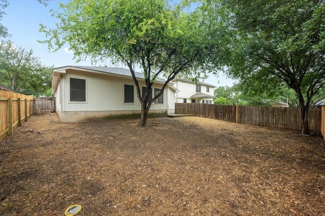 8943 W Hove Loop, Austin, TX 78749 - back of house featuring a fenced backyard