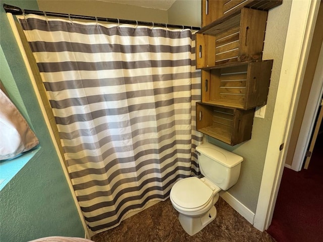 572 Eastern Ave, Bertram, TX 78605 - full bath featuring a textured wall and a shower with curtain