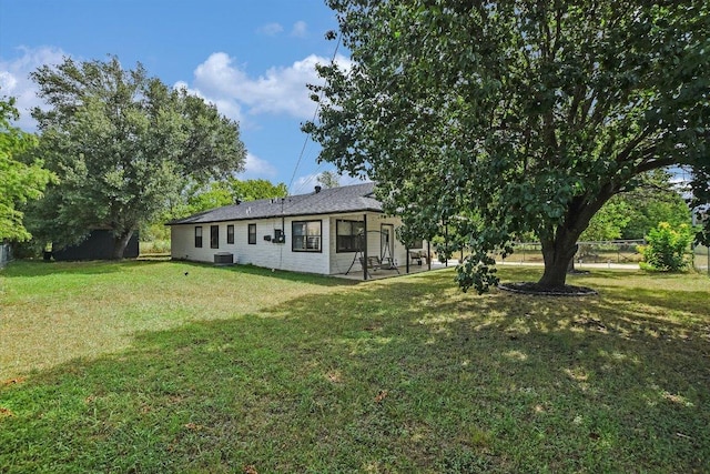 902 Linden St, Bastrop, TX 78602 - view of yard featuring a patio