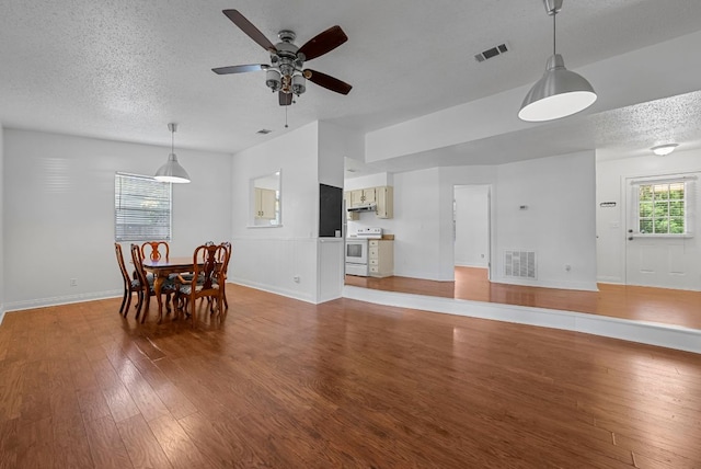 109 Channel Dr, Sunrise Beach, TX 78643 - photo 4