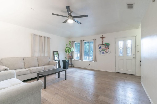 1106 Saucedo St, Austin, TX 78721 - living area featuring a ceiling fan and light wood finished floors