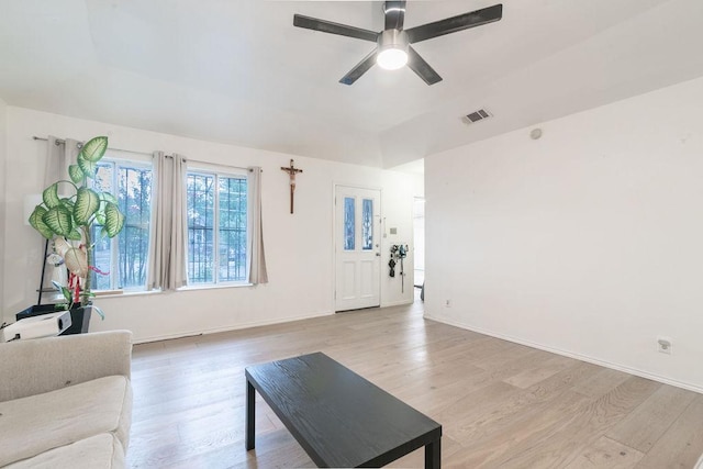 1106 Saucedo St, Austin, TX 78721 - living room featuring light wood-type flooring and ceiling fan