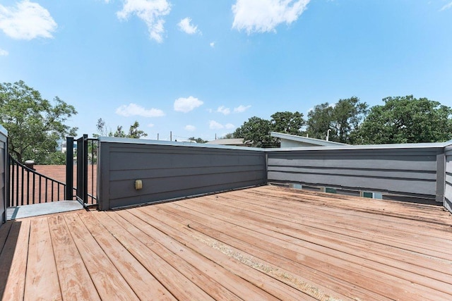 2004 Pennsylvania Ave Unit A, Austin, TX 78702 - view of wooden terrace