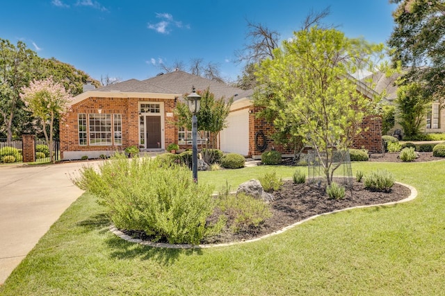 604 Cutty Trl, Lakeway, TX 78734 - single story home with brick siding and a garage