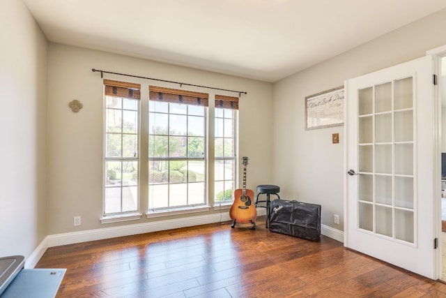 604 Cutty Trl, Lakeway, TX 78734 - unfurnished room with wood-type flooring and baseboards