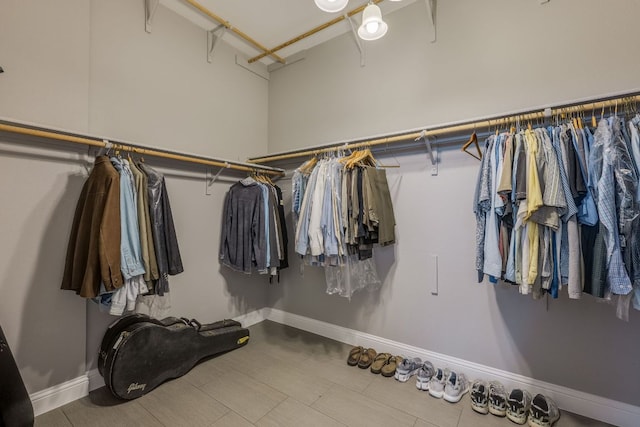 604 Cutty Trl, Lakeway, TX 78734 - view of walk in closet