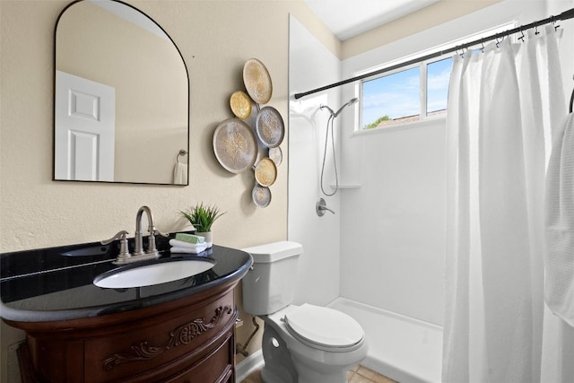 3416 Oxsheer Dr, Austin, TX 78732 - bathroom featuring vanity and curtained shower