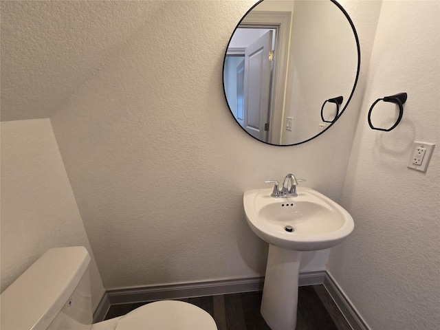 2105 Tiger Trl Unit 703, Round Rock, TX 78664 - bathroom featuring toilet
