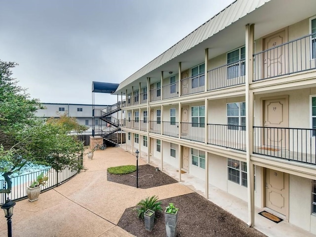 910 Duncan Ln Unit 52, Austin, TX 78705 - photo 2