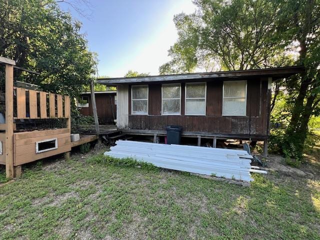 908 Glass Dr, Leander, TX 78641 - back of property with a lawn