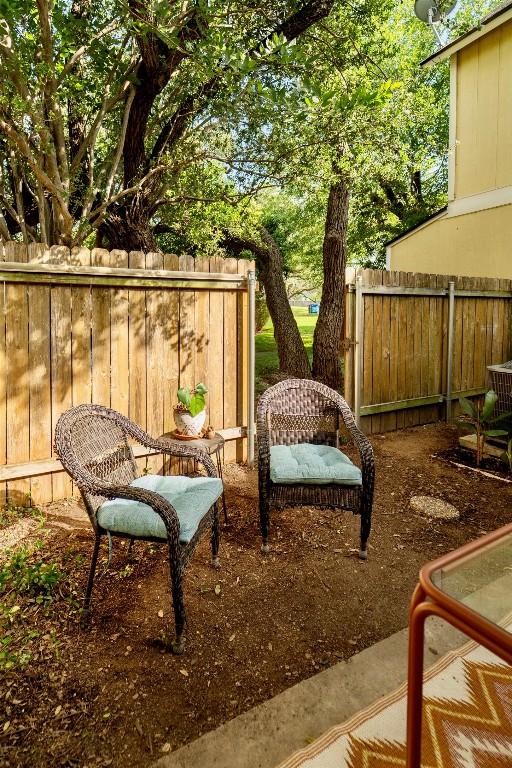 11901 Swearingen Dr Unit 43-I, Austin, TX 78758 - view of patio