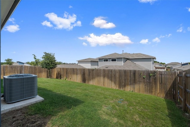 13821 Zuhause Dr, Pflugerville, TX 78660 - view of fenced backyard