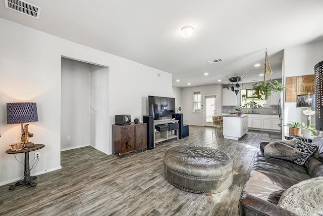 141 Fabion St, Kyle, TX 78640 - photo 4
