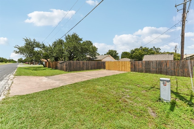 8511 Slant Oak Dr, Austin, TX 78729 - view of yard