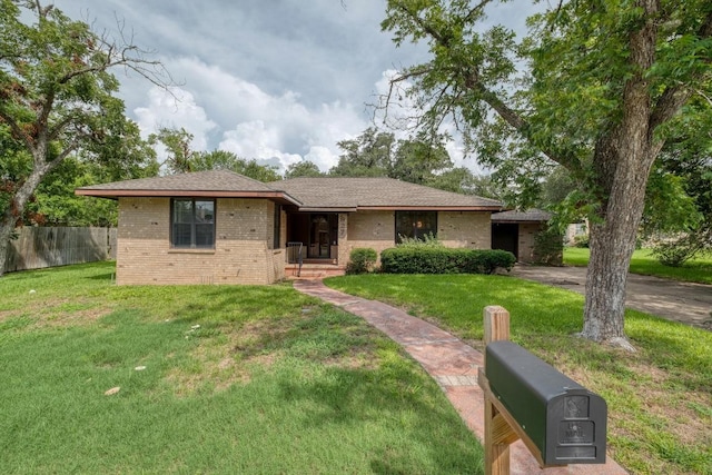 927 E Walnut St, La Grange, TX 78945 - photo 1