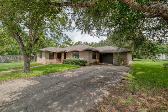 927 E Walnut St, La Grange, TX 78945 - photo 2