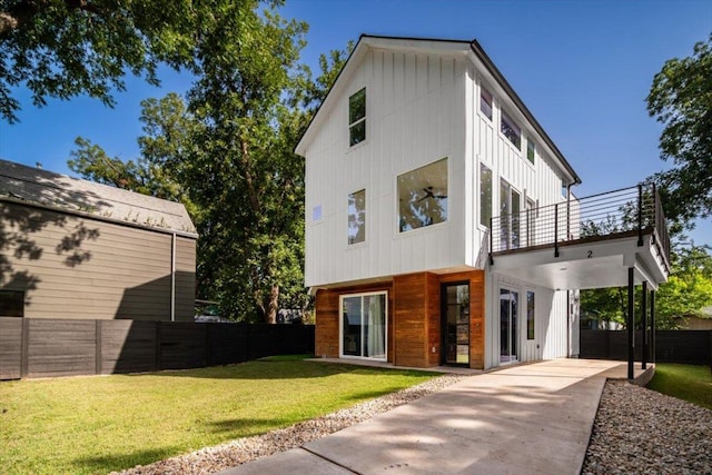 2902 Gonzales St Unit 2, Austin, TX 78702 - back of property featuring a balcony and a patio area