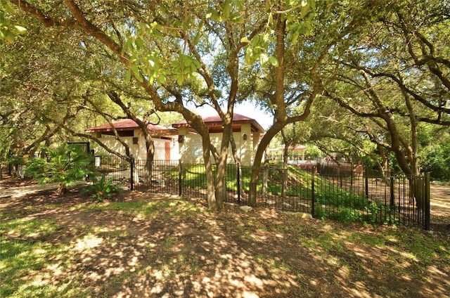 12600 Grimes Ranch Ct, Austin, TX 78732 - view of fenced yard