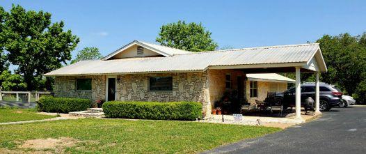 702 E Schubert St E, Fredericksburg, TX 78624 - photo 8