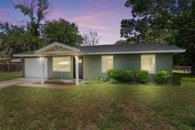 115 Sycamore St, Luling, TX 78648 - photo 2