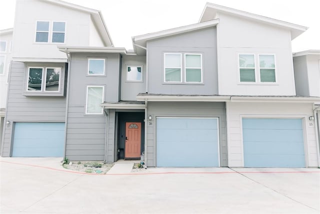 12500 Lamppost Ln Unit 16, Austin, TX 78727 - photo 2