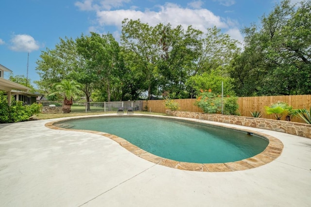 506 Nixon St, Lockhart, TX 78644 - photo 33