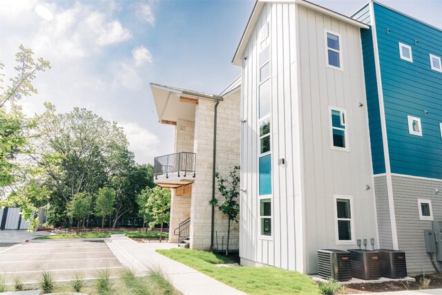 7051 Meadow Lake Blvd Unit 9303, Austin, TX 78744 - photo 3