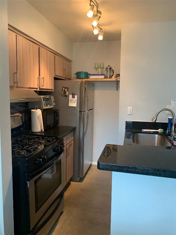 1202 Newning Ave Unit 308, Austin, TX 78704 - photo 6