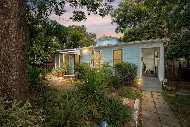 2102 E 17th St, Austin, TX 78702 - photo 2
