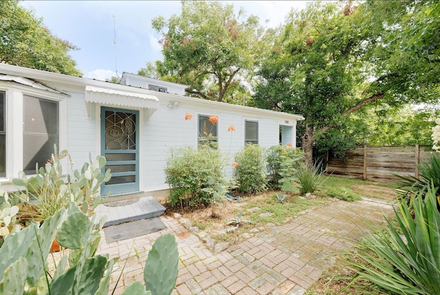2102 E 17th St, Austin, TX 78702 - photo 5
