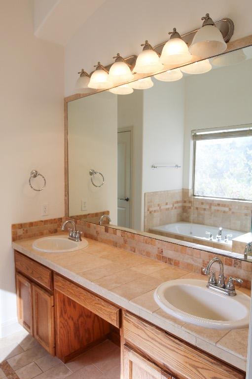 117 Hornsby Trl, Bastrop, TX 78602 - photo 13