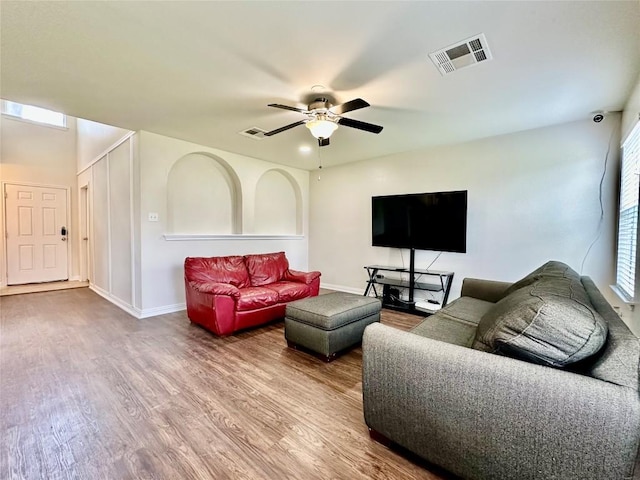 304 Wegstrom St, Hutto, TX 78634 - photo 3