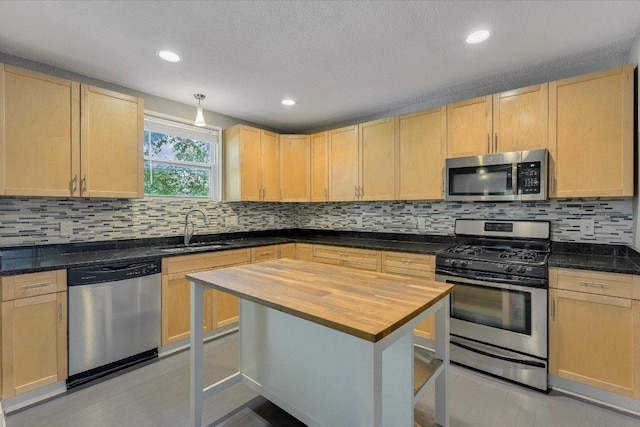 907 Chicon St, Austin, TX 78702 - photo 8