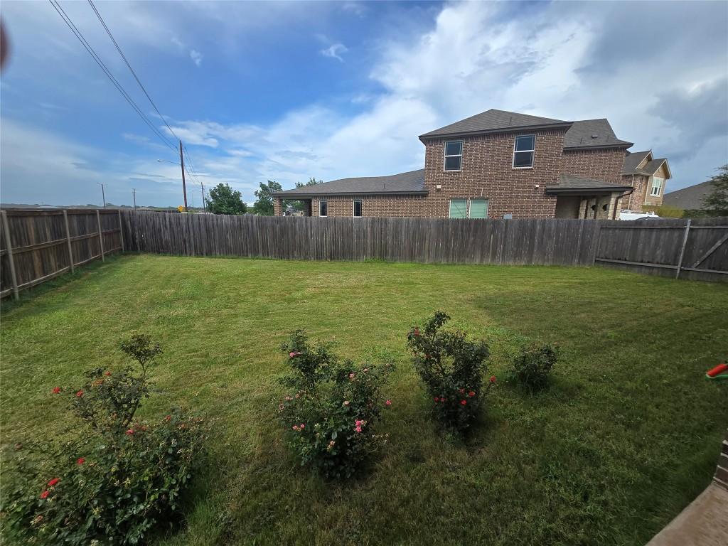 1513 Foxglove Dr, Lockhart, TX 78644 - photo 4