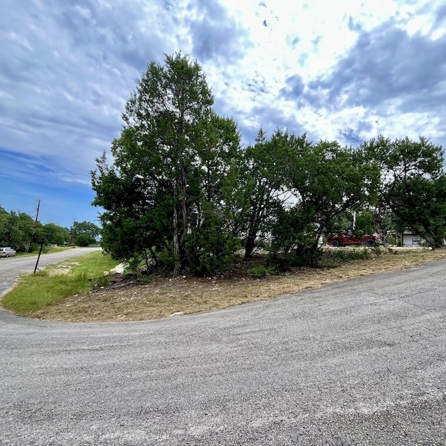 407 Rockport Dr, Canyon Lake, TX 78133 - photo 2