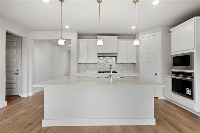 1202 Sage Thrasher Cir, Dripping Springs, TX 78620 - photo 2