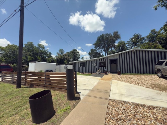 1609 Laurel St, Taylor, TX 76574 - photo 1