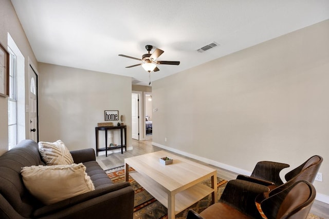 404 Hosack St, Taylor, TX 76574 - photo 7