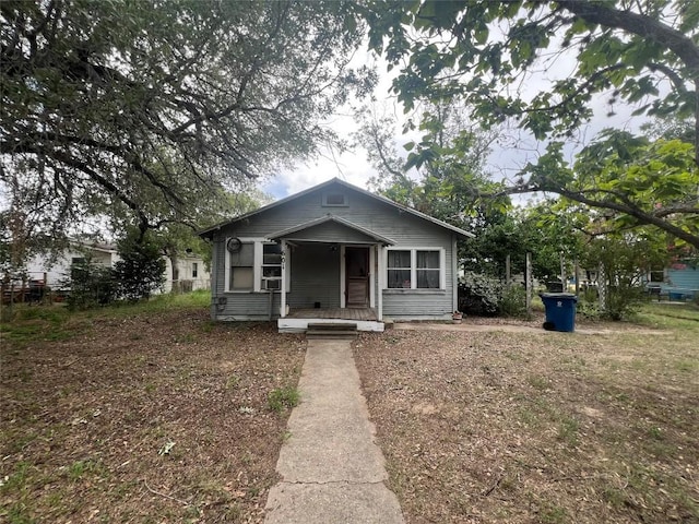 601 N Reed St, Pleasanton, TX 78064 - photo 1