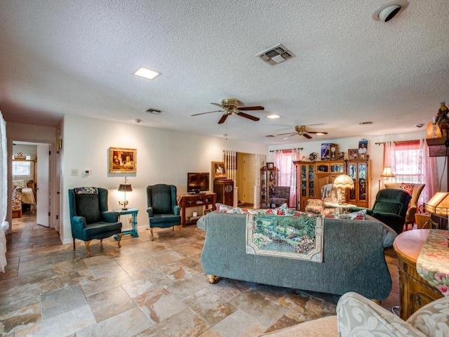 518 Elm Cir, Buchanan Dam, TX 78609 - photo 4