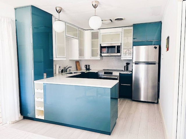 3206 Goodwin Ave, Austin, TX 78702 - photo 10