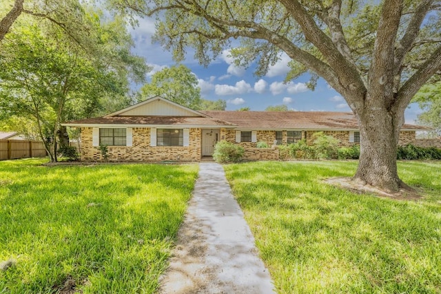 113 Tanglewood Trl, Gonzales, TX 78629 - photo 1