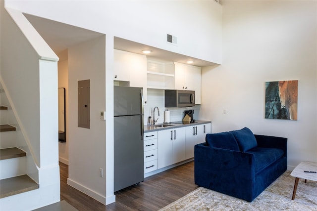 49 Navasota St Unit 202, Austin, TX 78702 - photo 2