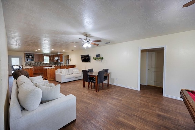 113 Thiele Dr, Yoakum, TX 77995 - photo 9