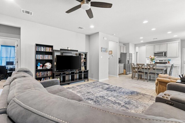 205 Unforgiven Ln, Jarrell, TX 76537 - photo 6